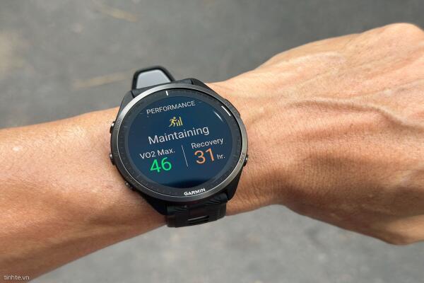 Garmin Forerunner 165 và 965 – Đồng hồ GPS chạy bộ hàng đầu 2025